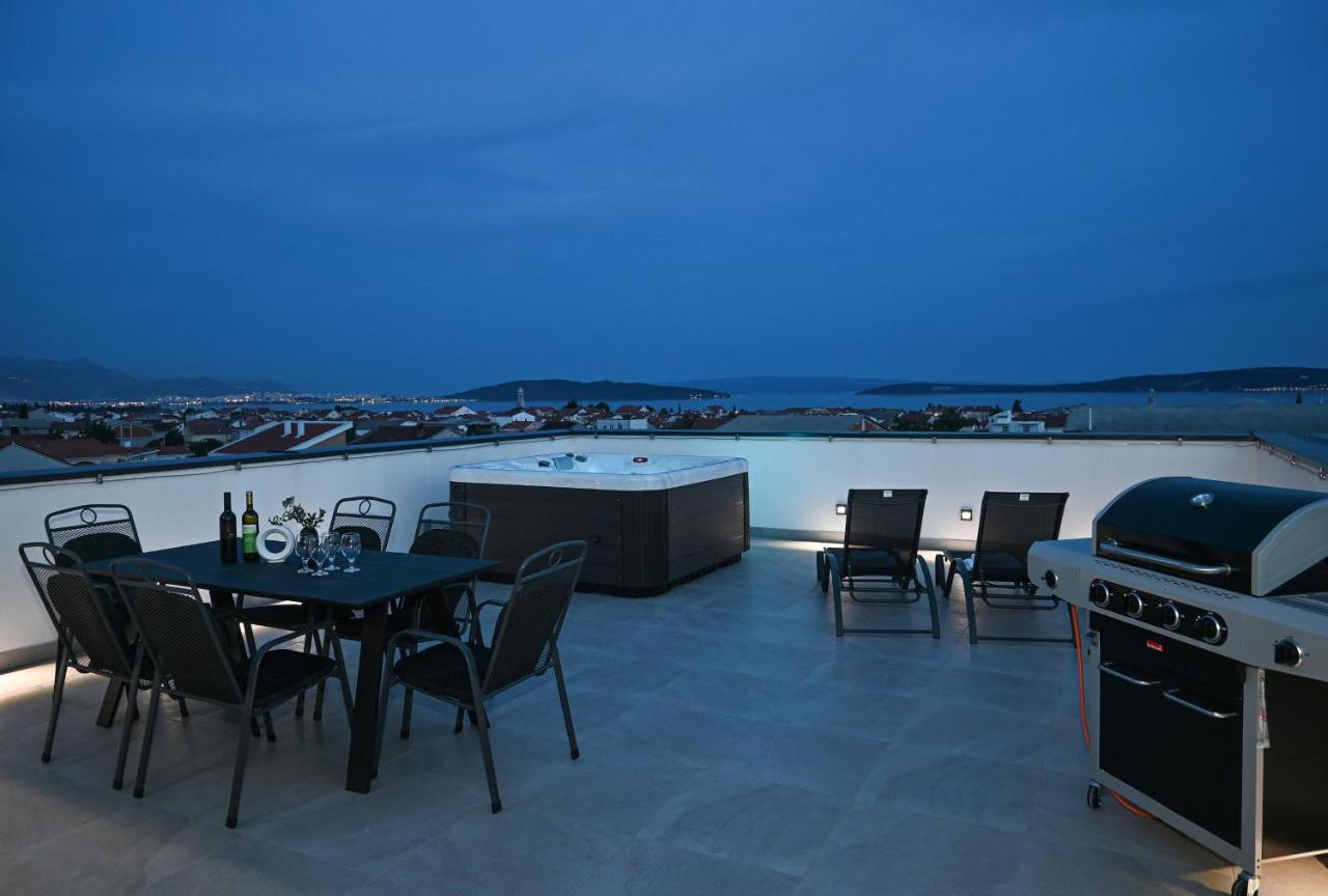 Rooftop New Castel 2023 Kaštela Buitenkant foto